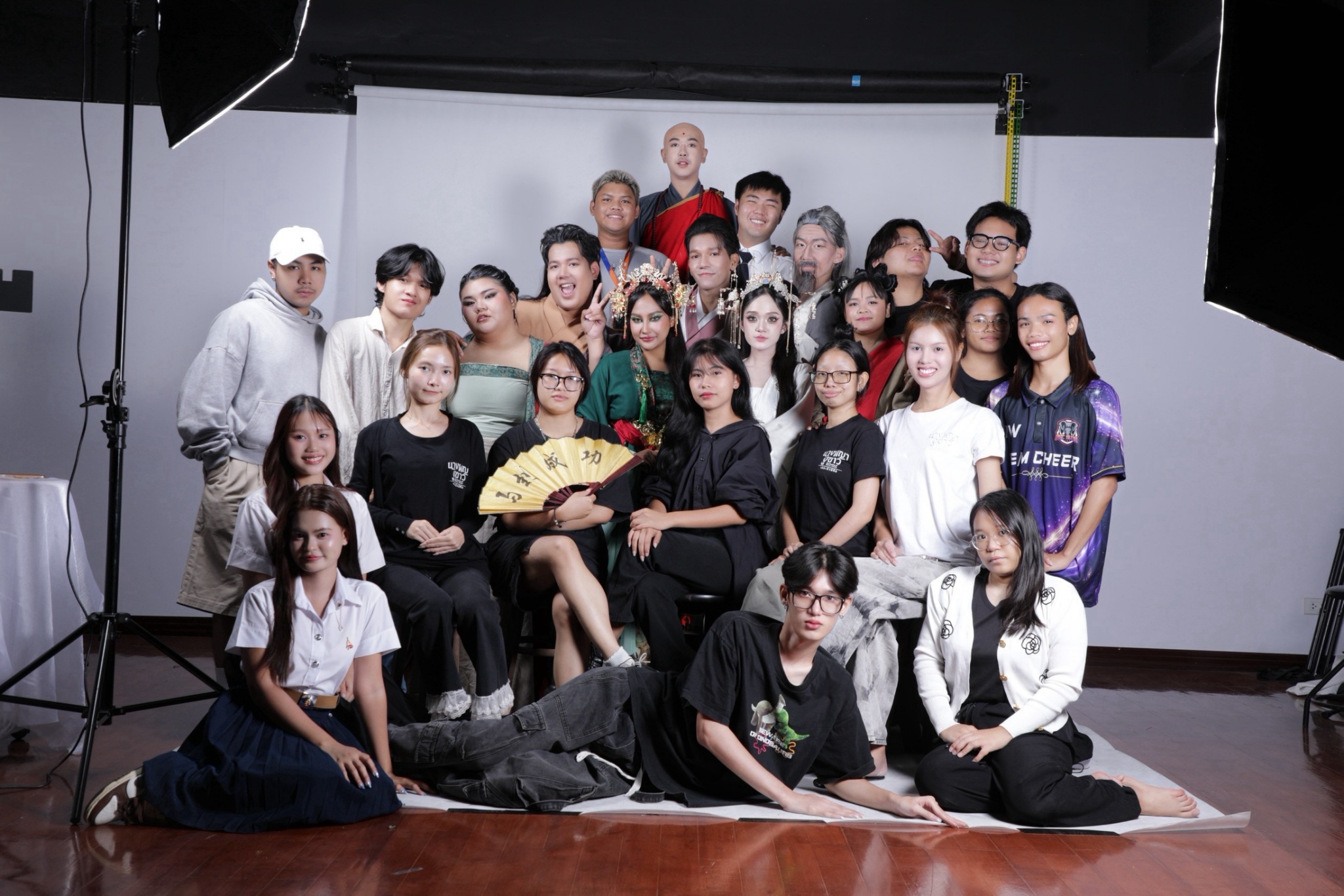 ทีมงานโปรดักชัน&nbsp;นางพญางูขาว The Musical